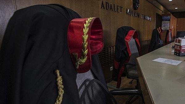 Duruşmada Savcı yine Ekrem İmamoğlu’na ceza ve siyasi yasak istedi. Duruşmaya saat 16.00'a kadar ara verildi.