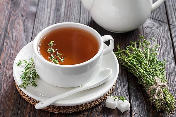 7. Kekik çayının antioksidan özelliği bulunan, iltihap giderici, ağrı dindirici, balgam söktürücü, bağışıklığı destekleyici, mikroorganizmaları öldürücü etkisi bulunur. Kekik çayı; sindirimi kolaylaştırır, iştah açar ve mide sorunlarına iyi gelir.