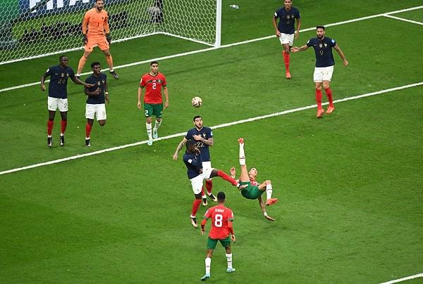 İlk yarıda karşılıklı pozisyonlardan gol çıkmadı ve Fransa devreyi 1-0 önde tamamladı.