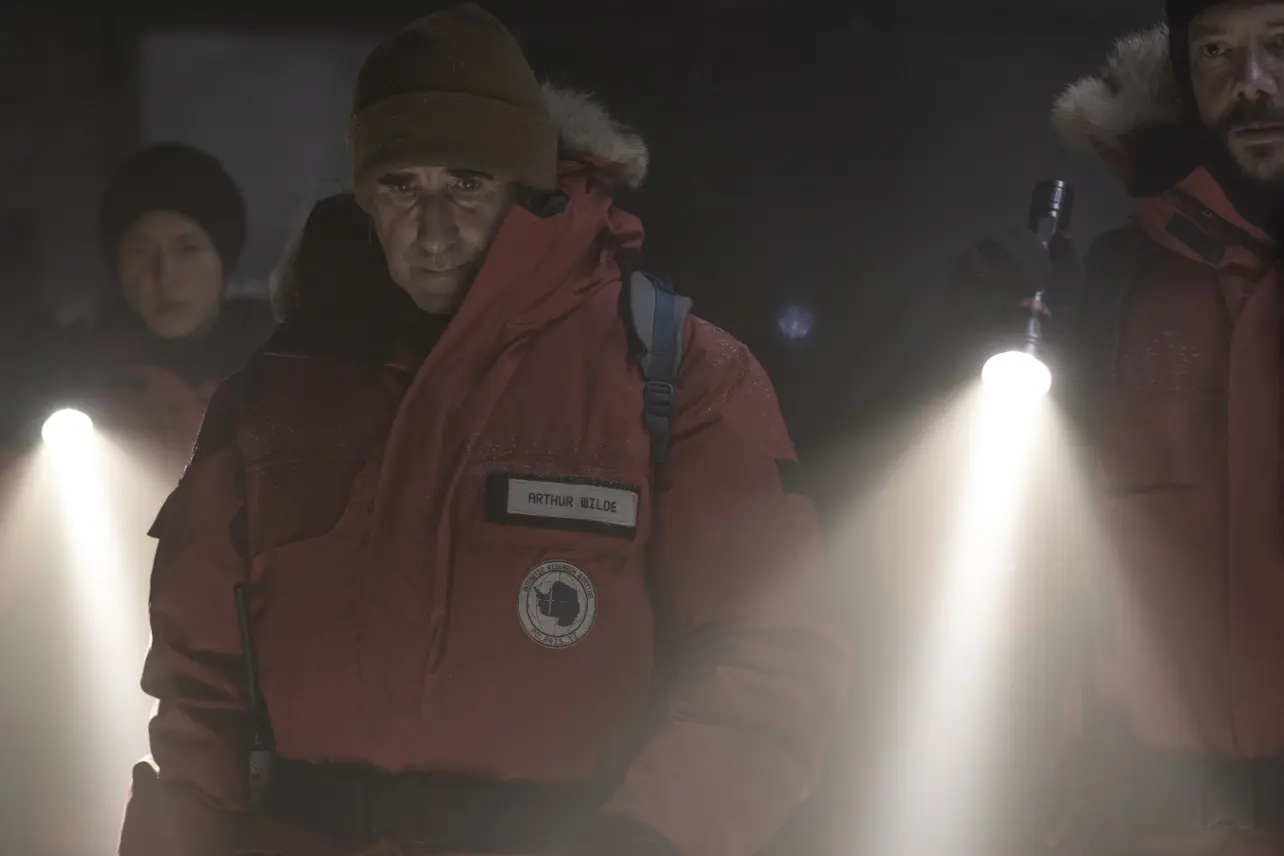 The Mystery Thriller Series ‘The Head’ Returns for Season Two on HBO ...