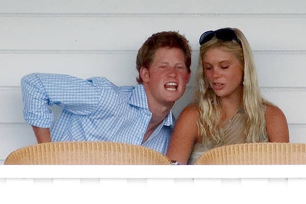 6. А до Меган Маркл принц Гарри был с Челси Дэви: