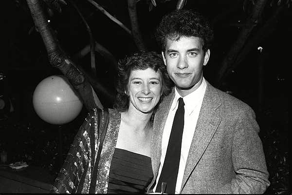 7. Вы привыкли видеть Тома Хэнкса с Ритой Уилсон, но до Риты Том был с Самантой Льюис: