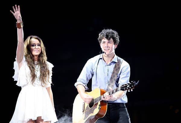 16. А до Приянки Чопры Ник Джонас был с Майли Сайрус: