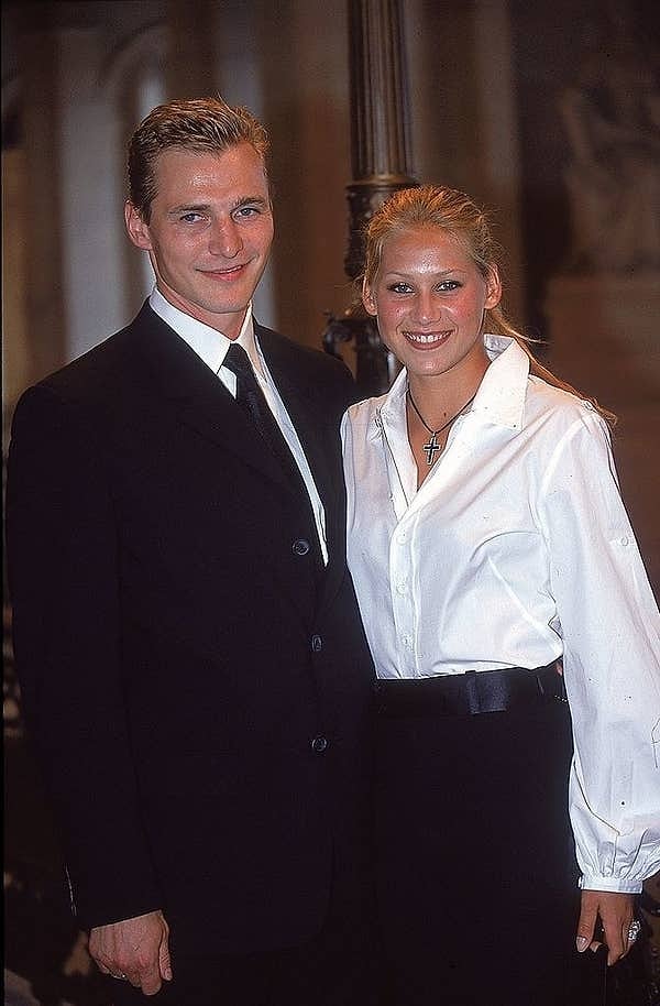 24. А до Энрике Иглесиаса Анна Курникова была замужем за Сергеем Федоровым: