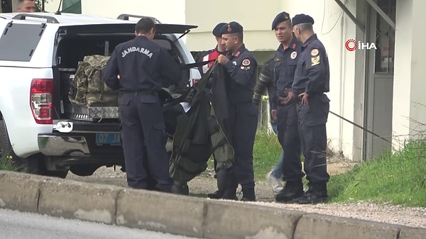 3 patlayıcıyı da etkisiz hale getirerek, imhası için farklı bir bölgeye götürüldü