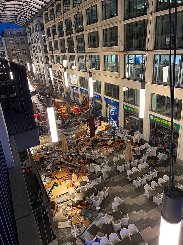 Dev AquaDom Akvaryum Patlad�