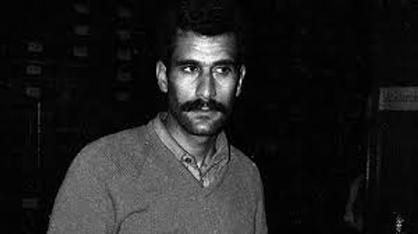 7 Mart 1968′de İstanbul Üniversitesi'nde düzenlenen AIESEC genel kurul toplantısında konuşma yapan devlet bakanı Seyfi Öztürk'ü protesto ettiği için tutuklanan Gezmiş, bu defa 2 Mayıs'a kadar tutuklu yargılandı, fakat daha sonra beraat etti.