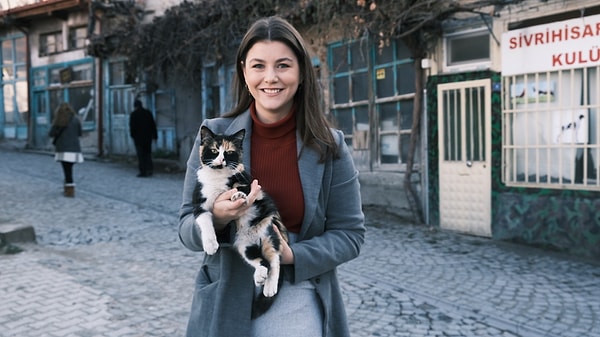 Gönül Dağı, üç haftalık aranın ardından dün akşam ekranlardaki yerini aldı. Yeni bölüm büyük ilgi ile takip edildi.