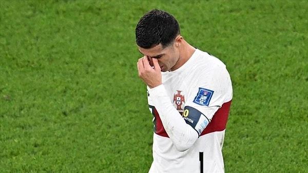 2022 Dünya Kupası'na damgasını vuran anlardan bir tanesi Ronaldo'nun gözyaşlarıydı bildiğiniz gibi. Takımının elenmesinin ardından duygularına hakim olamamıştı.