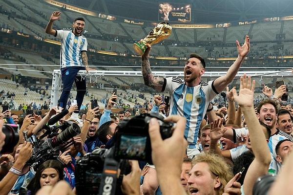 2022 FIFA Dünya Kupası’nda şampiyon Arjantin olurken, en iyi oyuncular da seremonide ödüllerini aldı.