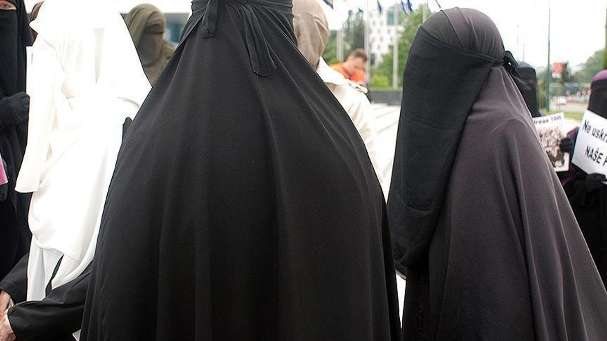 Королевский никаб. Женщины в никабах. Фото в никабе. Бурка у мусульманок.