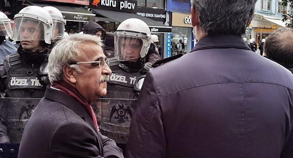 HDP’liler bugün olaya tepki için Kadıköy’de toplanmak istedi ama polisten bu eyleme de müdahale geldi. Müdahale sırasında HDP Eş Genel Başkanı Mithat Sancar, polis tarafından ablukaya alındı. Pervin Buldan’ınsa ilçe binasından çıkışına izin verilmedi.