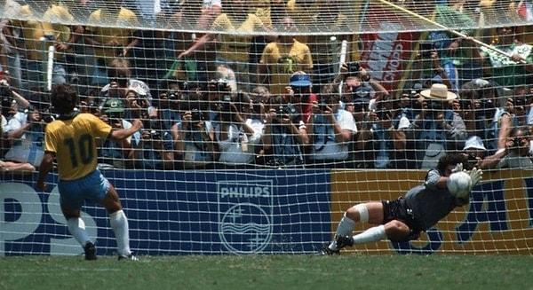 İşaretler Brezilya'yı da kapsıyor. 1986 Dünya Kupası'nda Fransa'ya karşı çeyrek finalde penaltı atışlarında kaybettiler.