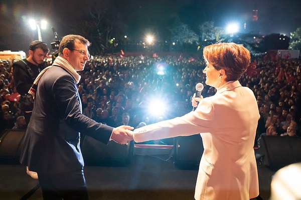 Akşener ayrıca Saraçhane'de düzenlenen destek gösterisinde "Artık 16 milyon İstanbullunun dışında 85 milyon Türkiye'nin de senin  yanında olduğunu Saraçhane'den görüyoruz" ifadelerini kullanmıştı.