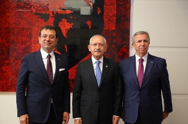 Kemal Kılıçdaroğlu'nun bir diğer serzenişi ise 6'lı masadaki diğer partilerin CHP'nin iç işlerine karışmaması yolundaki talebi idi. Burada mesajın İYİ Parti liderine yönelik olduğu çok açıktı. Ekrem İmamoğlu'na bunu da sordum.