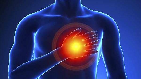 Tansiyon, kolesterol ve şeker gibi hastalığı olan insanların kalp krizi geçirme ihtimali daha yüksektir.