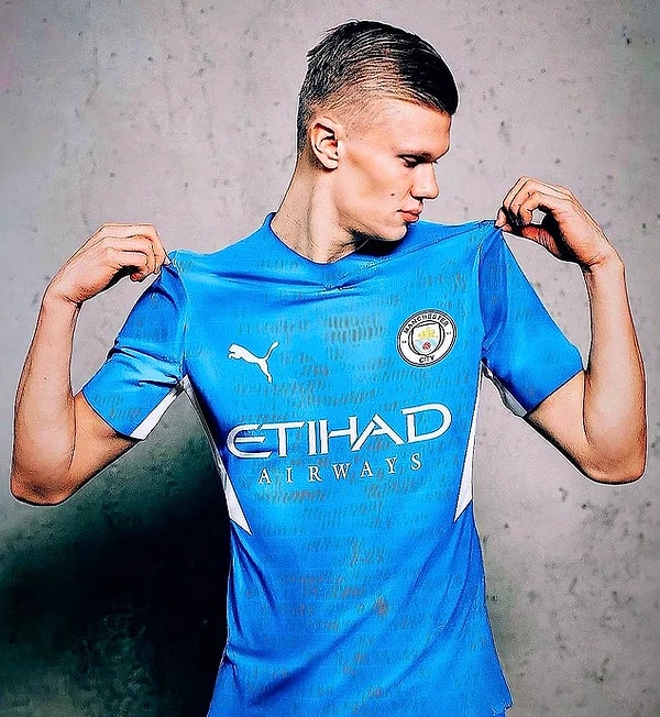 15. Premier Lig devi Manchester City, Bundesliga ekiplerinden Borussia Dortmund ile Erling Haaland transferi için anlaşma sağladı.