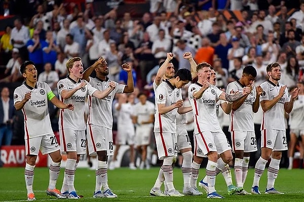 16. UEFA Avrupa Ligi finalinde Eintracht Frankfurt ile Rangers karşı karşıya geldi. Penaltı vuruşları sonunda Eintracht Frankfurt şampiyon oldu.