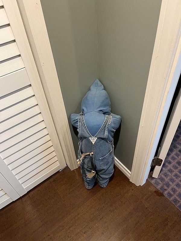 "Эта кукла, которую я увидела в доме, в котором мы гостили, меня очень напугала."