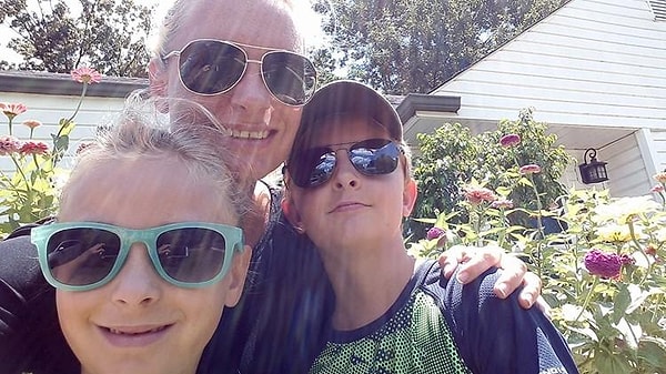 На допросе Эмери сказал, что  Кейт дала ему пощечину, он разозлился, схватил пистолет и выстрелил. Когда он предстал перед судом, он удивил всех своей защитой.