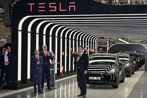 Elon Musk'ın kurduğu Tesla Motorları Satış ve Hizmetleri Limited şirketi Türkiye'de faaliyetlerine hazırlanıyor.