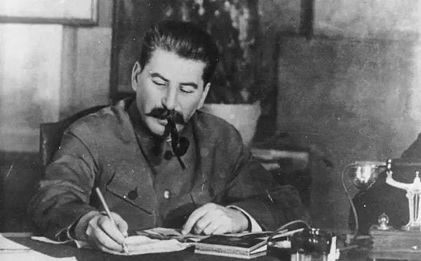 Stalin'in Bolşevik rejimi sırasında dini zulme maruz kaldılar.