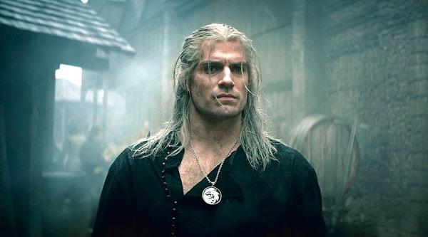 Geçtiğimiz senelerde şansını bir de dizilerde denemek isteyen oyuncu Netflix’in 'The Witcher' projesinde Geralt karakterine hayat verdi.