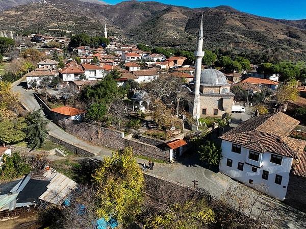 İzmir'in Ödemiş ilçesine bağlı olan Birgi Köyü, Birleşmiş Milletler Dünya Turizm Örgütü tarafından "2022 Dünyanın En İyi Köyleri" listesine eklendi.