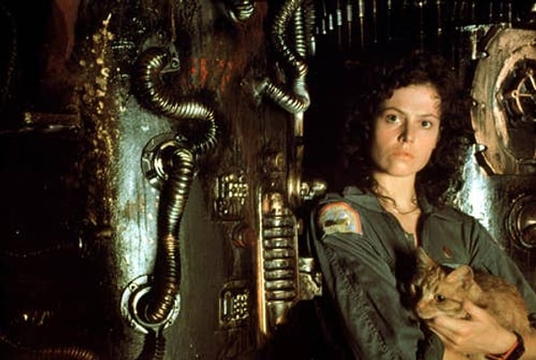 Alien (1979) filmini izlediyseniz kendisini Ripley karakteriyle tanıyorsunuzdur.