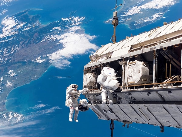 Bu durum ayrıca iki NASA astronotu tarafından o gün yapılması planlanan bir uzay yürüyüşünün iptal edilmesine de yol açtı.