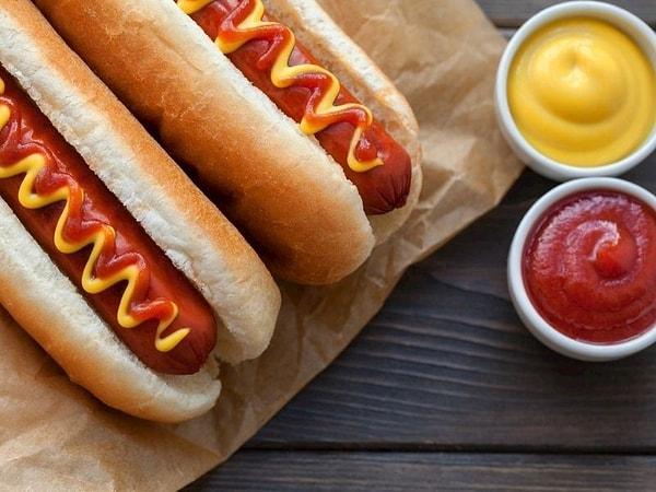 5. Hot Dog (Sosisli Sandviç)