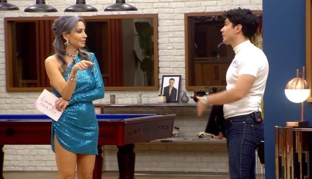 Programın'ne mal olduğunu' kapak fotoğraflarına, başlıklarına ve izleyici sayısına göre anladığını öne süren hoca, programı şu şekilde anlatıyor: