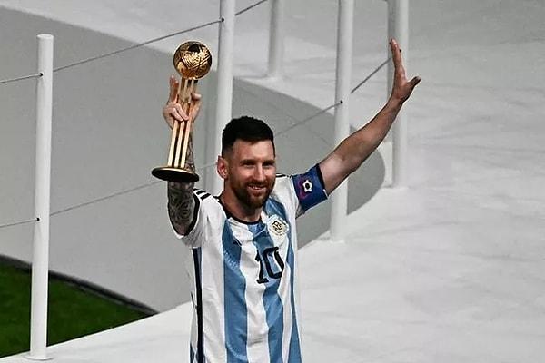 Beyaz TV'de yer alan haberde iki yorumcunun Messi'nin o hareketiyle ilgili söylediği cümleler sosyal medyada goygoycuların diline düştü.