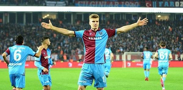 İki takım arasında Trabzon'da yapılan maçlarda bordo-mavili takımın üstünlüğü bulunuyor.