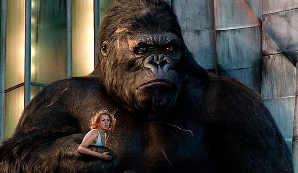 21. King Kong, Naomi Watts'ı ellerinde tuttuğu sahne aslında gerçekte nasıl gözüküyor?