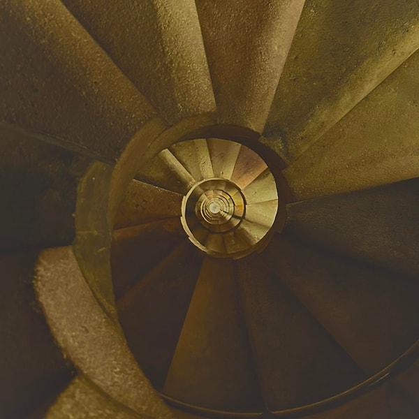 6. "Fotoğrafını çektiğim merdivenler, Barselona İspanya."