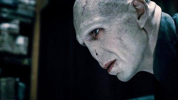 4. Voldemort neden Muggle kıyafeti giydi?