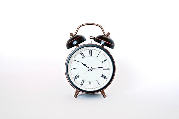 Geriye şu soru kalıyor: Saat güney yarımkürede icat edilseydi acaba saat yönü değişir miydi?