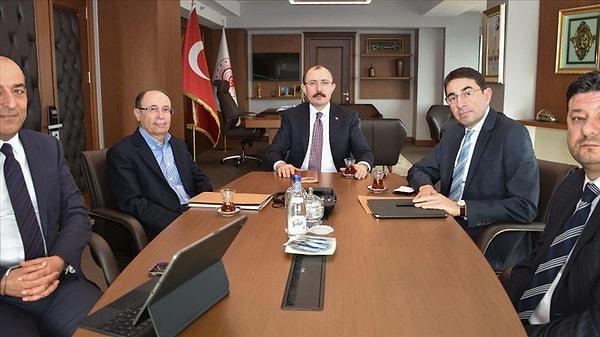 Toplantıya Migros Üst Yöneticisi (CEO) Özgür Tort, A101 CEO'su Cem Maltaş, ŞOK CEO'su Uğur Demirel ve BİM CEO'su Galip Aykaç katıldı.