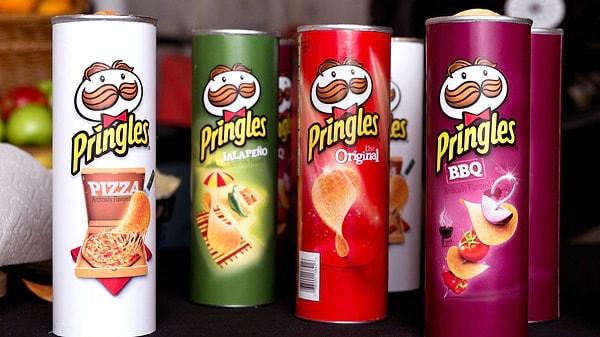 Çocukluğumuzdan beri yemek için can attığımız ürünlerden bir tanesi de Pringles biliyorsunuz ki...