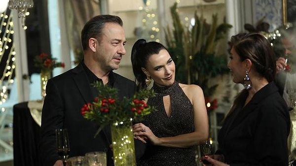 Melis Civelek ve Zeynep Gür'ün kaleme aldığı Yasak Elma'nın yönetmen koltuğunda ise Ece Erdek Koçoğlu oturuyor.