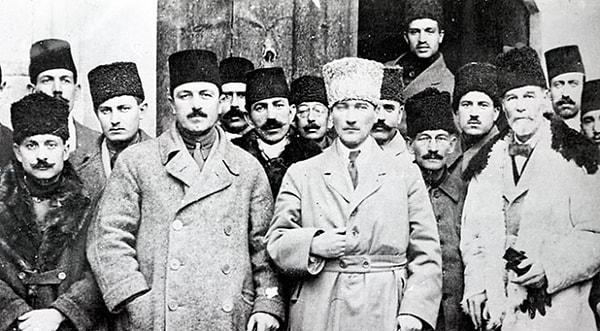 Yeni bir hükümet kurmak amacıyla Ankara'da bir araya gelindi.