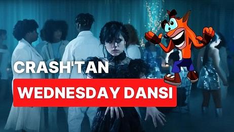 PlayStation'ın Maskotlarından Crash Bandicoot da Akıma Katıldı, Wednesday Dansı Yaptı