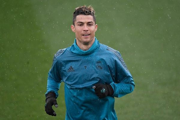 Cristiano Ronaldo, Dünya Kupası sonrasında Real Madrid'in tesislerinde antrenmanlara başlamıştı.