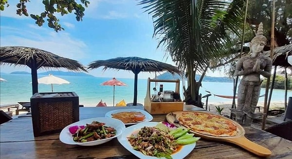 8. “Один ресторан в Таиланде сказал мне, что они не включают Wi-Fi по выходным.”