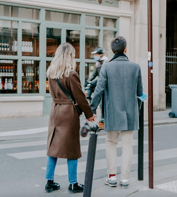 13. “С того момента, как мой самолет приземлился в Париже, я был шокирован как худобой людей, так и тем, что все были хорошо одеты.”