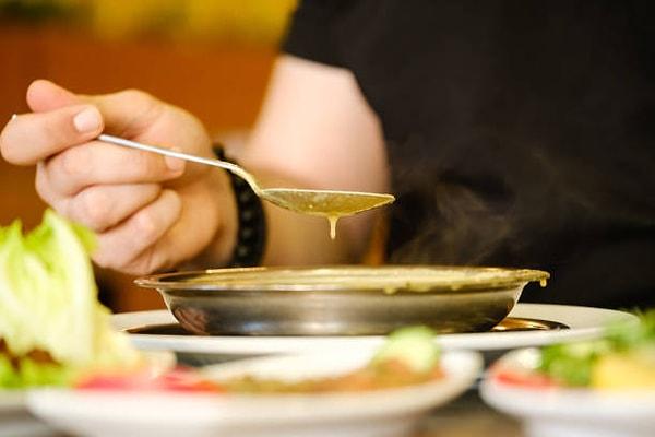 Yemeksepeti restoranlarında yoğun olarak sipariş edilen yerel çorba çeşidi 250'yi geçiyor. Türkiye'nin yemek zenginliğini bir başka yönüyle ortaya koya çorbalar, malzeme ve yapılış biçimiyle de yerel unsurlar barındırıyor.