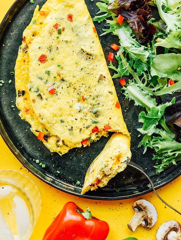 4. Yapımı basit ve doyurucu: Sebzeli omlet