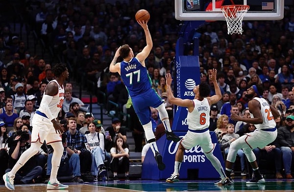 Luka Doncic haricindeki Dallaslı oyuncular ise toplamda 66 sayı, 26 ribaunt, 10 asist katkısı verebildi.