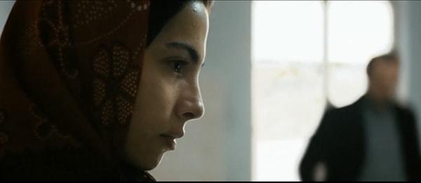 Yine "Bir Zamanlar Anadolu'da" filmindeki karakterin yan profilden çekimi ile;